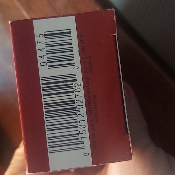 Hallmark Fabulous Decade Collector's Series 1993 Skunk - Picture 5 of 5